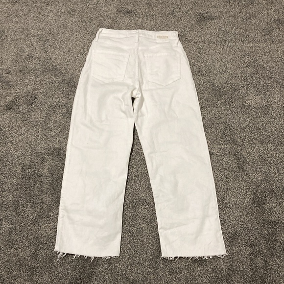 white hollister jeans worn once - Picture 3 of 4